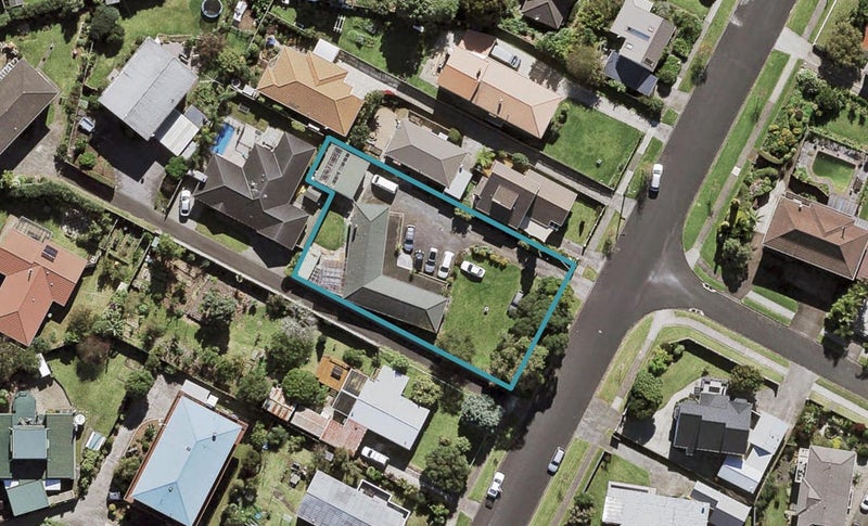 6 Seaforth Avenue, Mangere Bridge, Auckland - Carousel 1