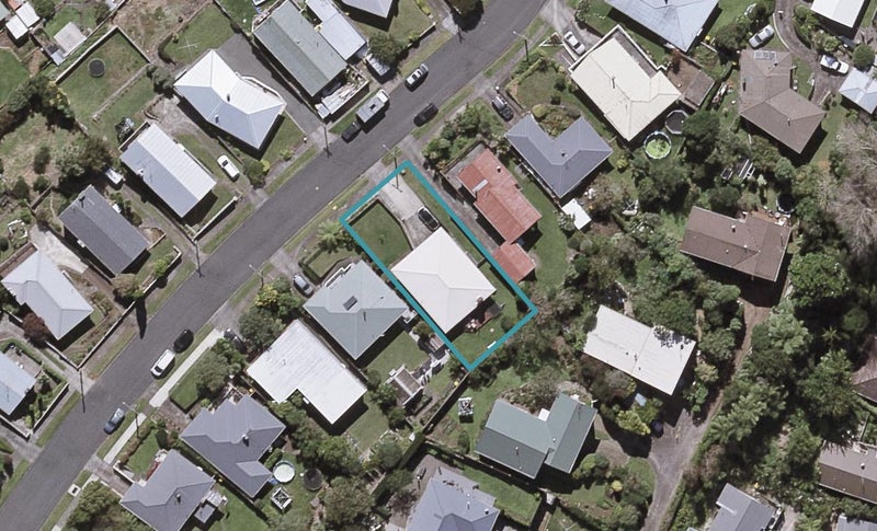 17 Penrith Street, Westown, New Plymouth - Carousel 1