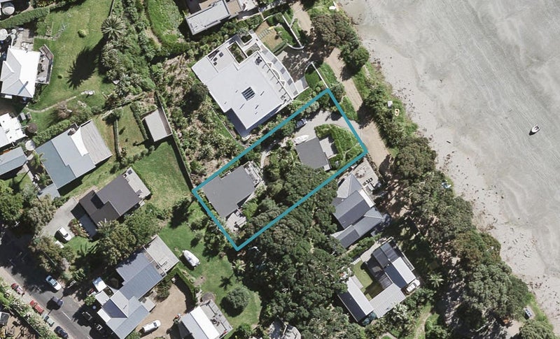 42 Beach Parade, Oneroa, Waiheke Island - Carousel 1