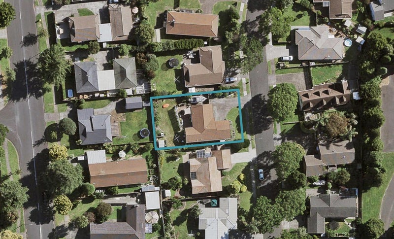 8 Ross Martin Court, Conifer Grove, Takanini - Carousel 1