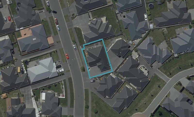 16 Somerville Crescent, Aidanfield, Christchurch - Carousel 1