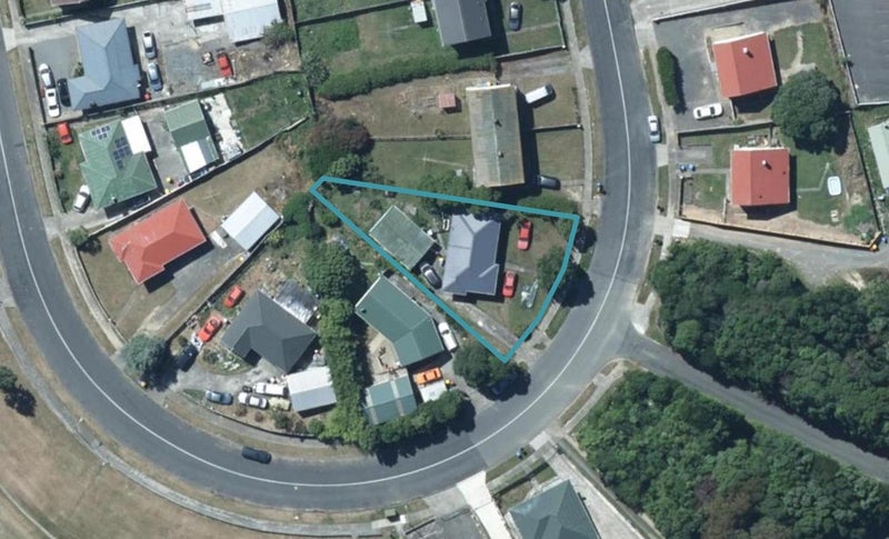 45 Waihora Crescent, Waitangirua, Porirua - Carousel 1