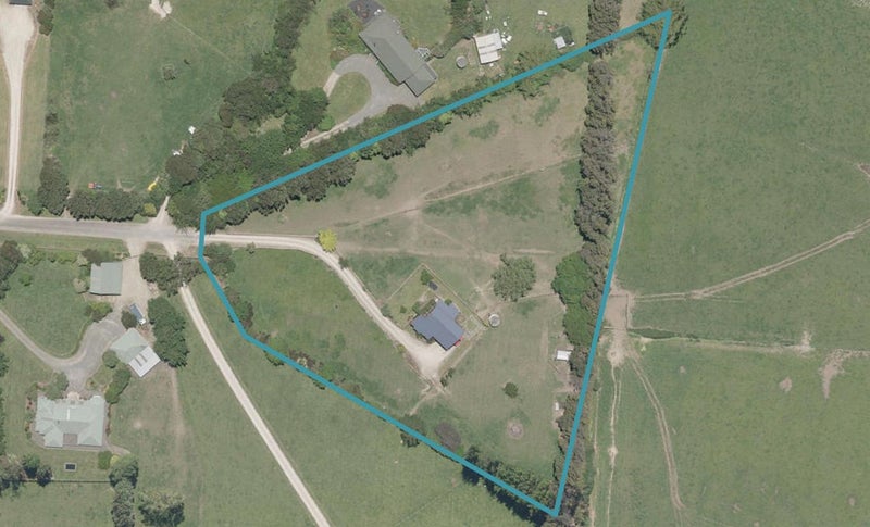 11 Onetere Drive, Whanganui Airport, Whanganui - Carousel 1