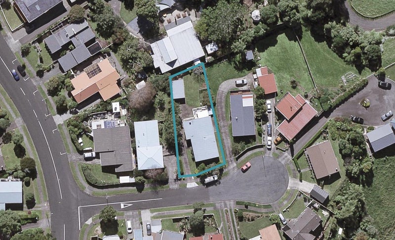 5 Warren Place, Frankleigh Park, New Plymouth - Carousel 1
