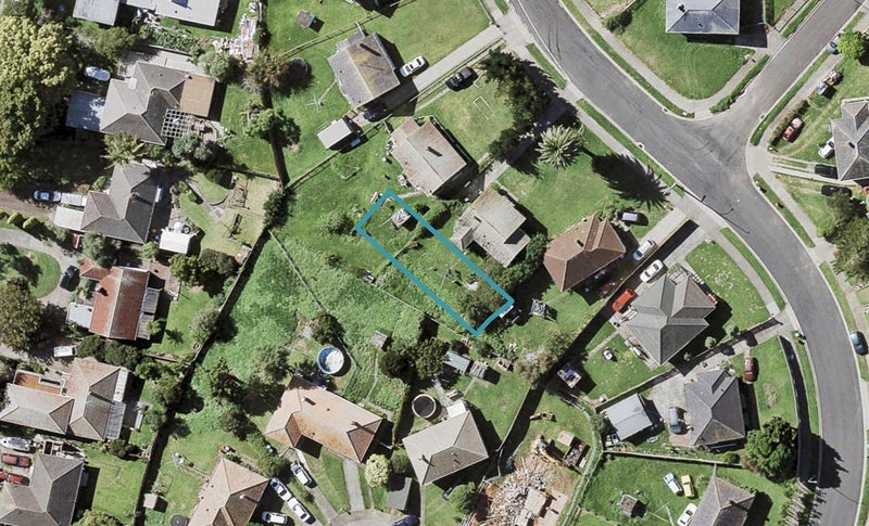 44 Harlow Crescent, Glen Innes, Auckland - Carousel 1