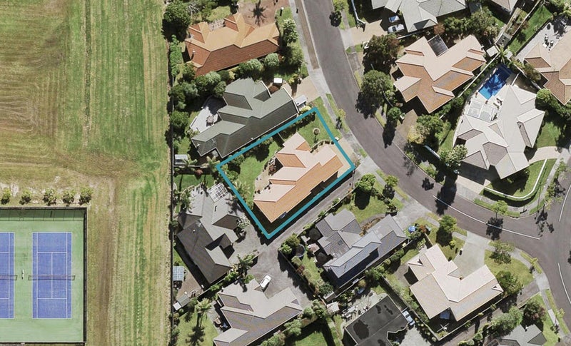 8 Rosetti Rise, West Harbour, Auckland - Carousel 1