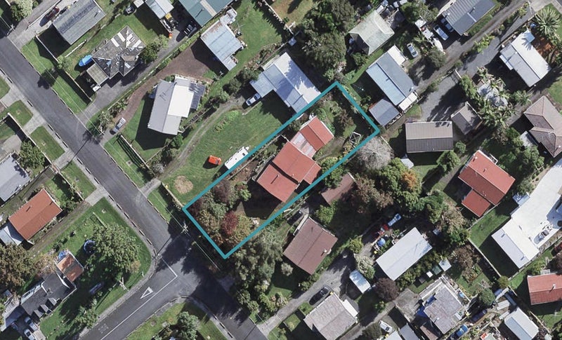 15 Te Moau Avenue, Parakai, Helensville - Carousel 1