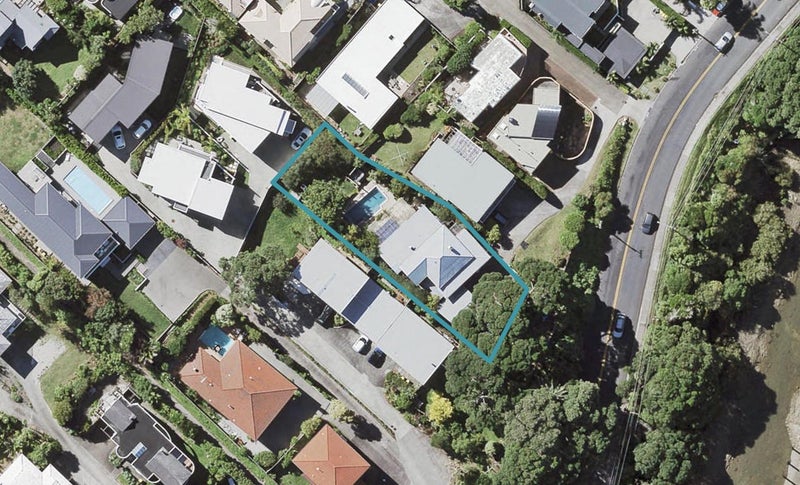 6 Beach Road, Castor Bay, Auckland - Carousel 1