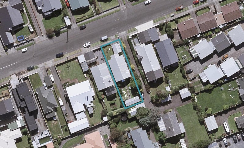 10 Barriball Street, Fitzroy, New Plymouth - Carousel 1