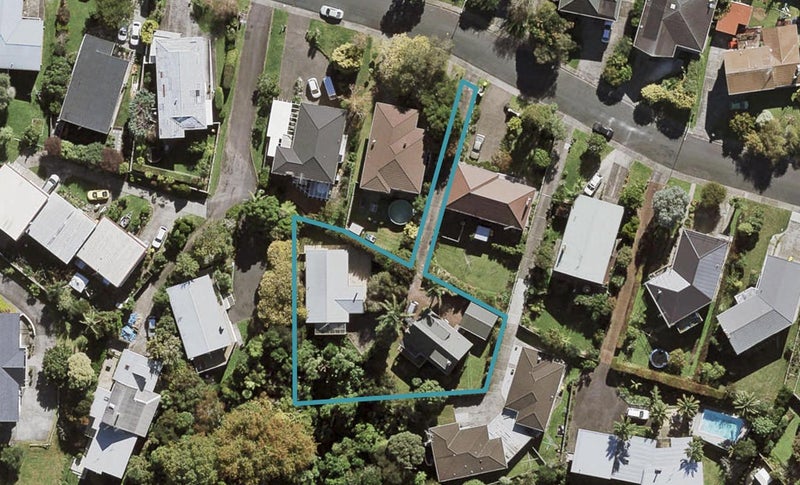 2/16 James Evans Drive, Northcote, Auckland - Carousel 1