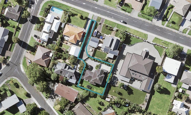 57 Beach Road, Mellons Bay, Auckland - Carousel 1
