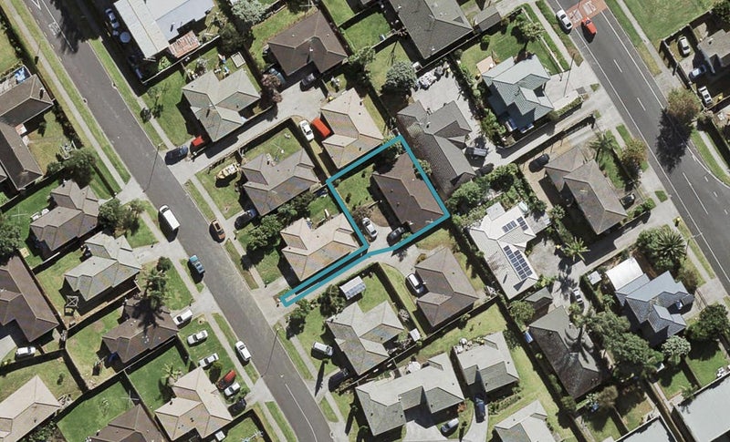 14 Langiola Drive, Favona, Auckland - Carousel 1