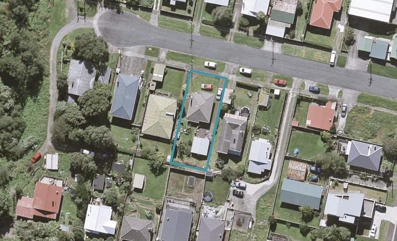 9 Harbour Street, Moturoa, New Plymouth - Carousel 1