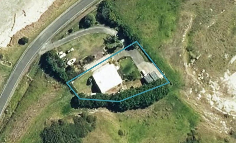 904 Mahia East Coast Road, Māhia - Carousel 1