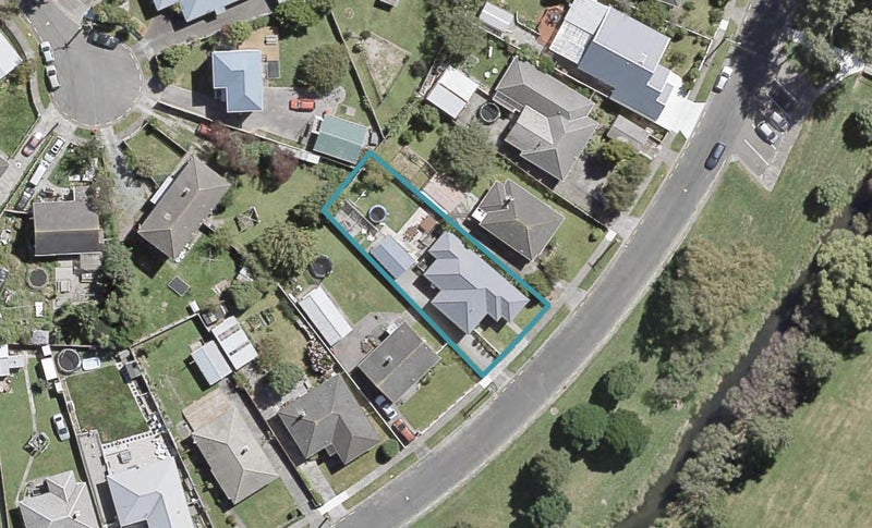 191 Riverside Drive, Waterloo, Lower Hutt - Carousel 1