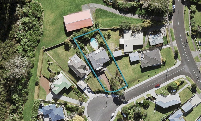 1 Celsmere Lane, Te Atatu Peninsula, Auckland - Carousel 1