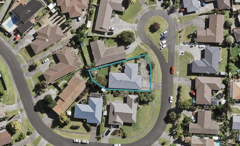 34 Frank Evans Place, Henderson, Auckland - Carousel 1