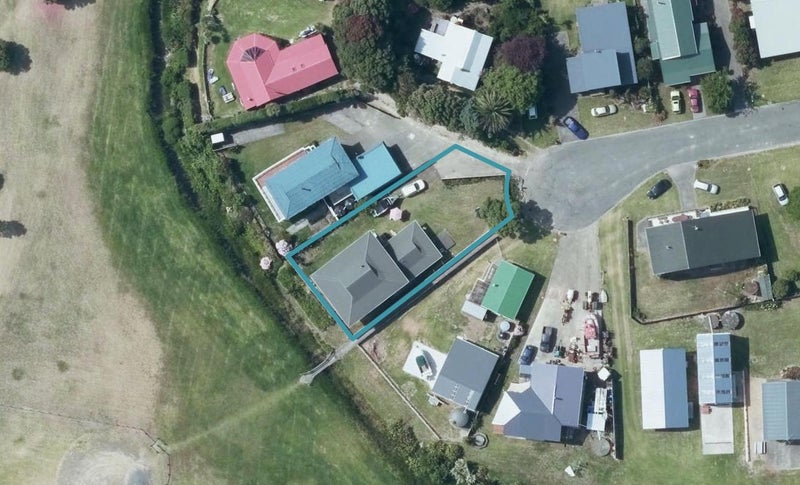 15 Bill Nolan Place, Māhia - Carousel 1