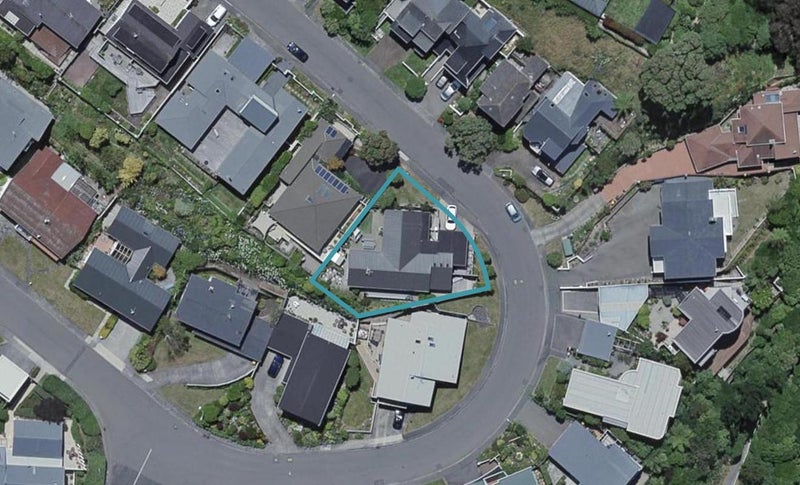 28 Rama Crescent, Khandallah, Wellington - Carousel 1