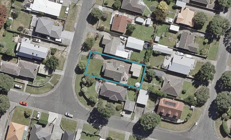 25 St James Avenue, Boulcott, Lower Hutt - Carousel 1