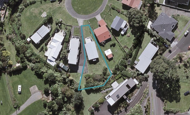 32 Tasman Parade, Oakura, Oakura - Carousel 1