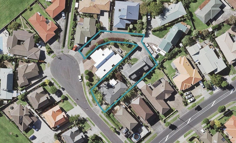 1/3 Emma Court, Northpark, Auckland - Carousel 1