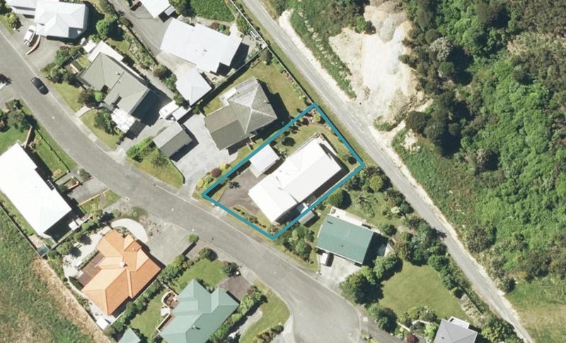 3 Matai Place, Waikawa, Picton - Carousel 1