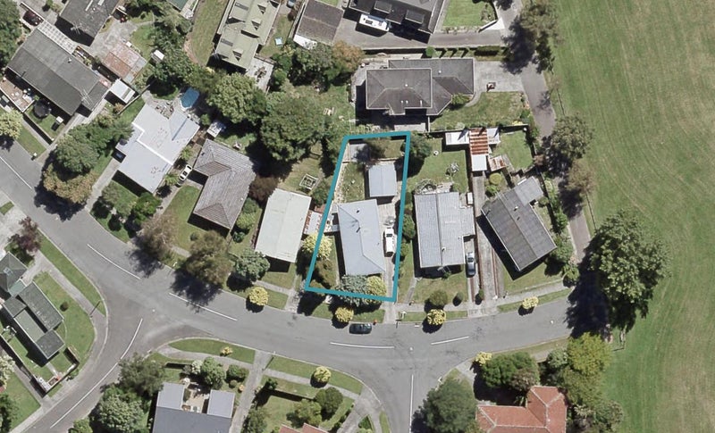 9 Baltimore Crescent, Totara Park, Upper Hutt - Carousel 1