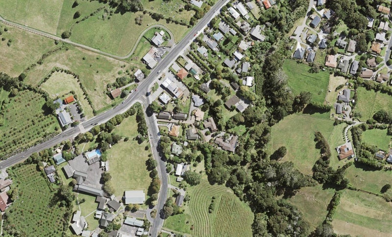 4B Shaw Road, Oratia, Auckland - Carousel 1