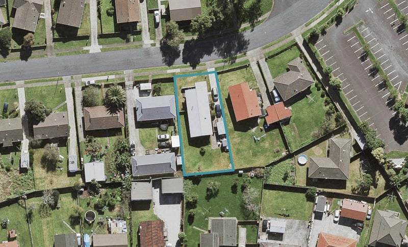 49 Mcnaughton Avenue, Mangere East, Auckland - Carousel 1
