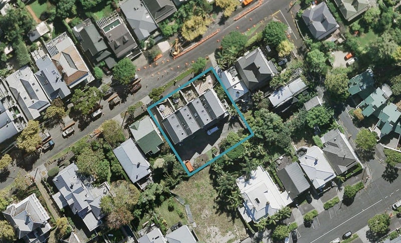 11D Collingwood Street, Freemans Bay, Auckland - Carousel 1