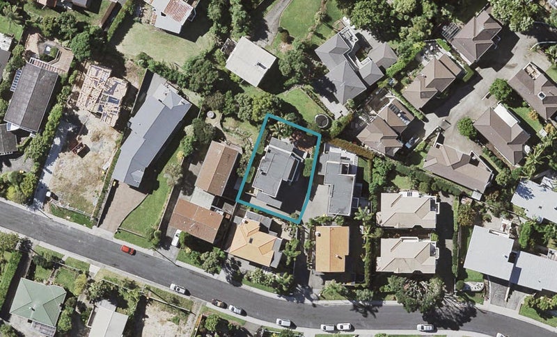28B Bevyn Street, Castor Bay, Auckland - Carousel 1