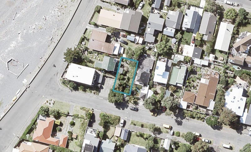 26 Konini Street, Eastbourne, Lower Hutt - Carousel 1