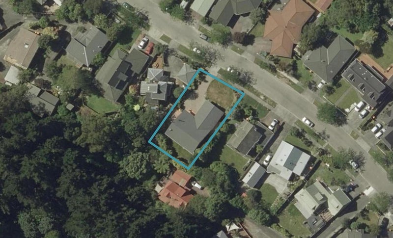 27 Heathcote Place, Fitzherbert, Palmerston North - Carousel 1