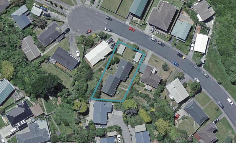 15 Fernhaven Grove, Newlands, Wellington - Carousel 1