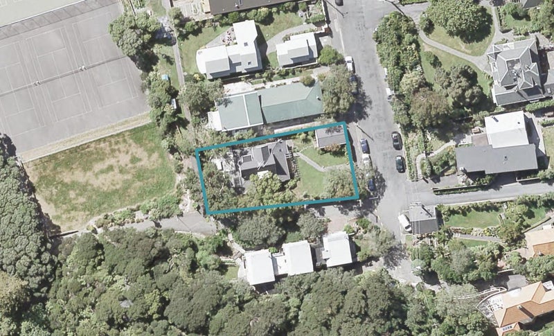 12 Pitoitoi Road, Days Bay, Lower Hutt - Carousel 1