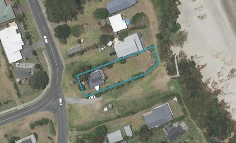 39 Robert Street, Mangawhai Heads, Mangawhai - Carousel 1