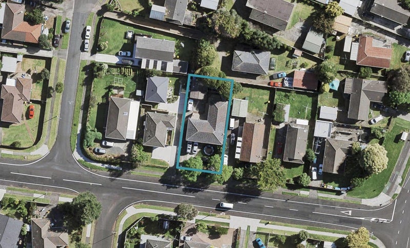 7 Gibbons Road, Weymouth, Auckland - Carousel 1