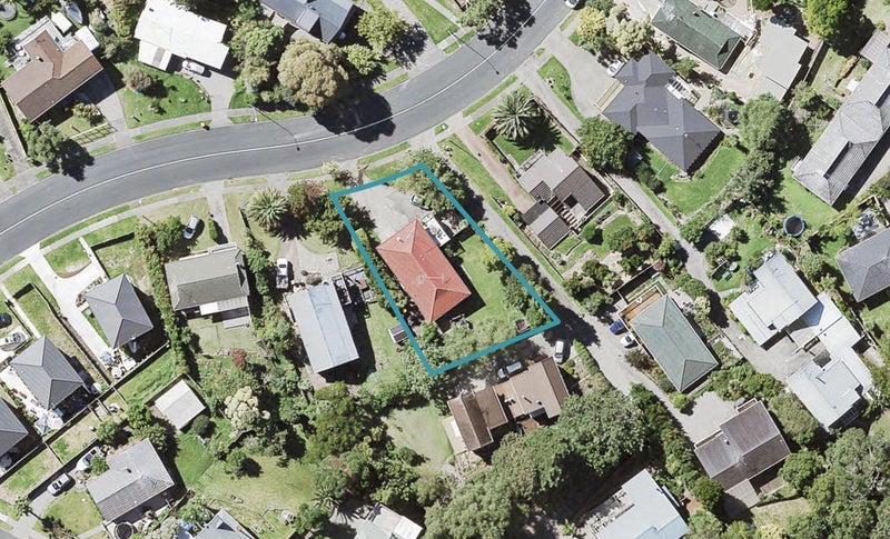 35 Oaktree Avenue, Browns Bay, Auckland - Carousel 1