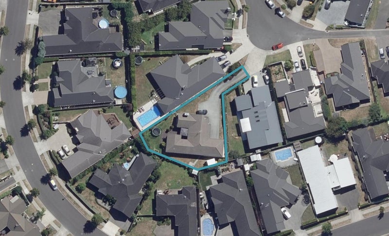 12 Connor Court, Huntington, Hamilton - Carousel 1