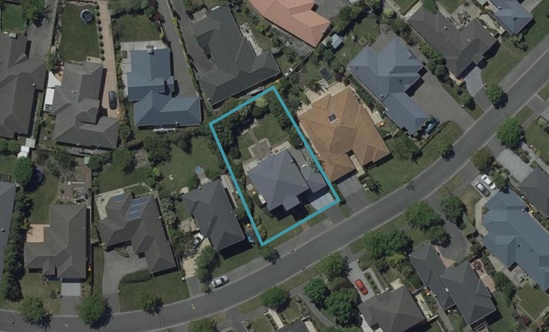 28 Kinsella Crescent, Aidanfield, Christchurch - Carousel 1