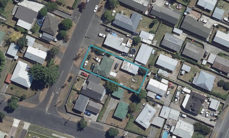 57 Irvine Street, Frankton, Hamilton - Carousel 1