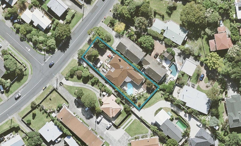 875 Beach Road, Waiake, Auckland - Carousel 1