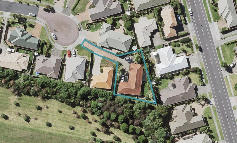 33 Trovare Place, Golflands, Auckland - Carousel 1