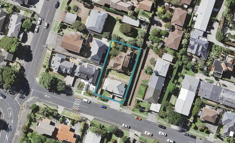 1/2 Frater Avenue, Milford, Auckland - Carousel 1