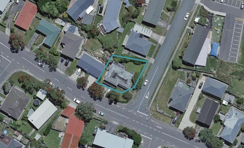 64 Stewart Drive, Newlands, Wellington - Carousel 1