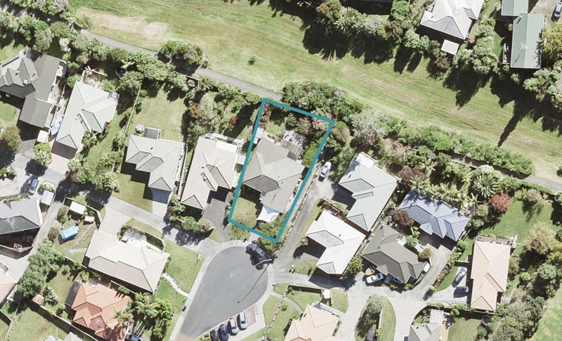 24 Greta Place, Stanmore Bay, Whangaparaoa - Carousel 1