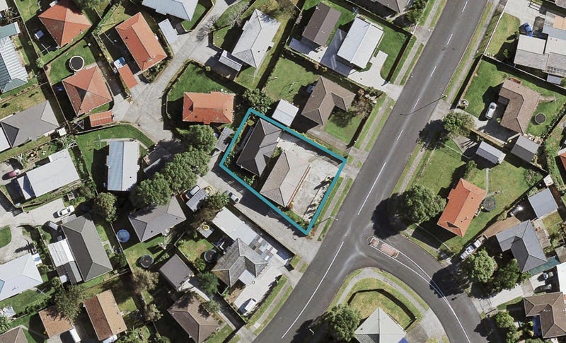 54 Maplesden Drive, Clendon Park, Auckland - Carousel 1