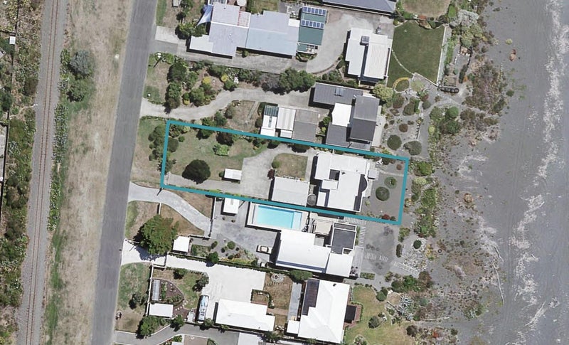 15 Ferguson Street South, Bay View, Napier - Carousel 1