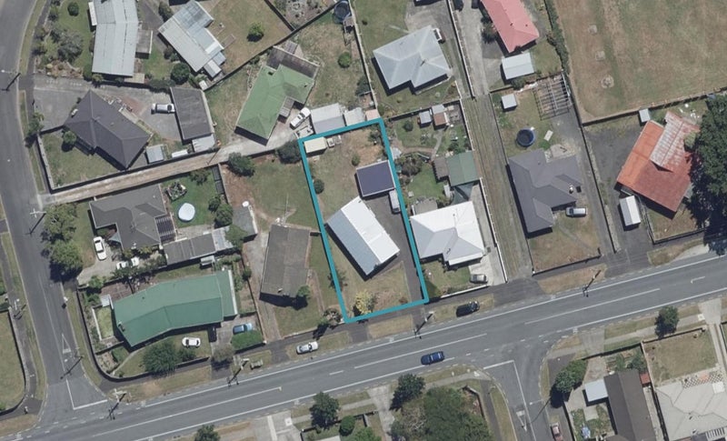 52 Collins Road, Melville, Hamilton - Carousel 1